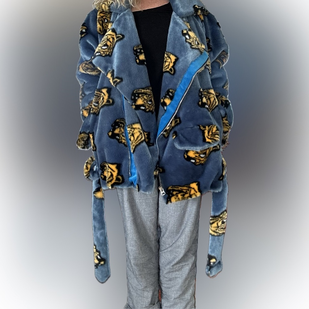 Super rare bought at Complex Con 
Faux fur Blue Jacket with Tiger print